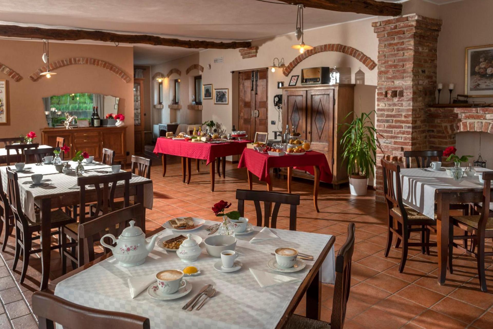 Agriturismo Cascina Monchiero Bra Ngoại thất bức ảnh